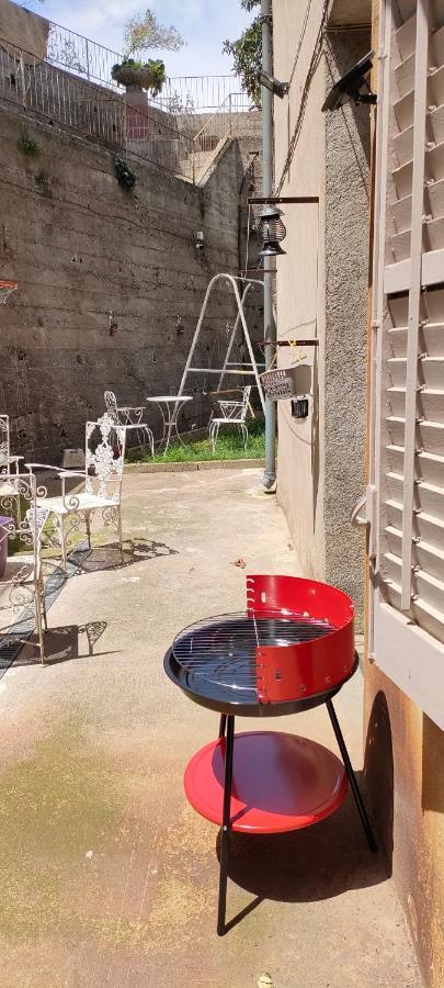Apartament Volca Aiguanegra Sant Joan les Fonts Eksteriør billede